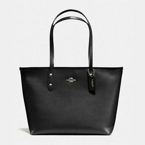 BLACK COACH ZIPPERED PURSE